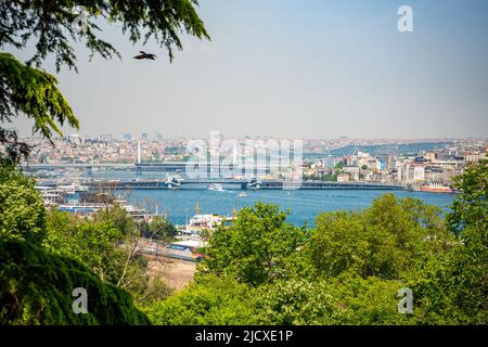 Vue panoramique du côté asiatique ou du côté anatolien d'Istanbul, y compris les quartiers de Kadikoy et d'Uskudar depuis le palais de Topkapi. Banque D'Images