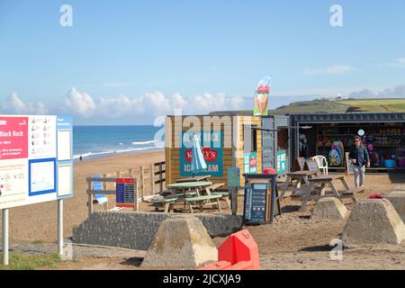 Black Rock café à Widemouth Bay, Bude, Cornwall, Royaume-Uni Banque D'Images