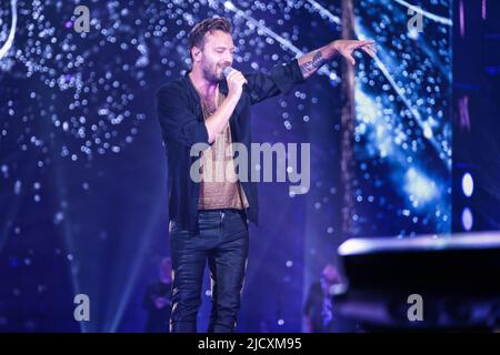 15 juin 2022, Turin, Turin, Italie: Turin Italie 15 juin 2022.le chanteur-compositeur italien Cesare Cremonini se produit à Turin, avec sa tournée Stadi 2022 (image de crédit: © Bruno Brizzi/Pacific Press via ZUMA Press Wire) Banque D'Images