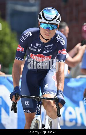 Knokke-Heist, Belgique. 16th juin 2022. Le belge Jasper Philipsen d'Alpecin-Fenix photographié au début de la deuxième étape de la course cycliste Baloise Belgium Tour, 175,6km de Beveren à Knokke-Heist, jeudi 16 juin 2022. La visite de la Baloise Belgique a lieu du 15 au 19 juin. PHOTO DE BELGA DAVID STOCKMAN crédit: Belga News Agency/Alay Live News Banque D'Images