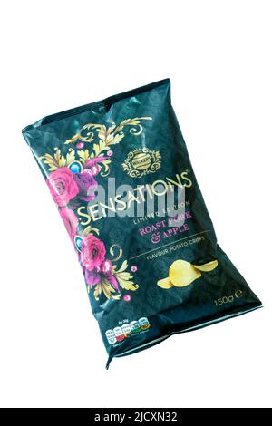 Un paquet de chips de pommes de terre aromatisées aux pommes et au porc Roast Jubilee sensations Limited Edition. Banque D'Images