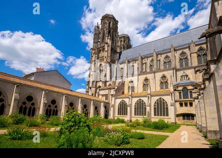 Toul Cathedral est une église catholique romaine à Toul, Lorraine, France. C'est un exemple classique de l'architecture gothique tardive dans le style flamboyant. Le Banque D'Images