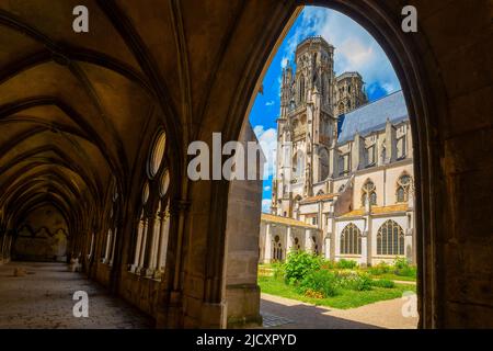 Toul Cathedral est une église catholique romaine à Toul, Lorraine, France. C'est un exemple classique de l'architecture gothique tardive dans le style flamboyant. Le Banque D'Images