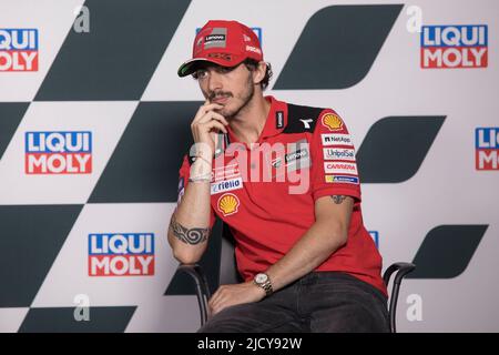 Hohenstein Ernstthal, Allemagne. 16 juin 2022. MotoGP Liqui Moly Motorrad Grand Prix Deutschland au circuit Sachsenring, Hohenstein-Ernstthal, Allemagne. Photo : Francesco Bagnaia (ITA) de l'équipe Ducati Lenovo pendant la conférence de presse pré-événement Banque D'Images