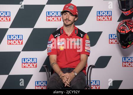 Hohenstein Ernstthal, Allemagne. 16 juin 2022. MotoGP Liqui Moly Motorrad Grand Prix Deutschland au circuit Sachsenring, Hohenstein-Ernstthal, Allemagne. Photo : Francesco Bagnaia (ITA) de l'équipe Ducati Lenovo pendant la conférence de presse pré-événement Banque D'Images