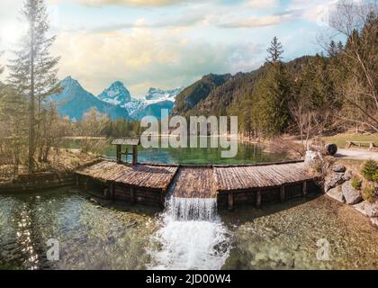 Lac Schiederweiher près de Hinterstoder en Autriche. Magnifique paysage pittoresque dans les Alpes autrichiennes. Banque D'Images