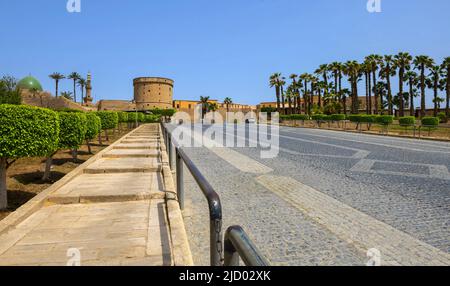 Route vers la Citadelle de Saladin au Caire Banque D'Images