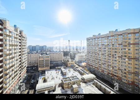 Vue de la fenêtre sur la cour Banque D'Images