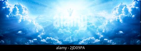 Jésus Christ dans les nuages du ciel avec une lumière brillante - Ascension / Christ Retour Banque D'Images