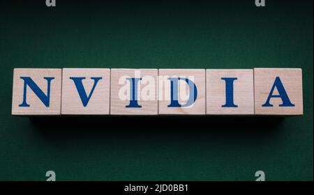 31 janvier 2022. Santa Clara, Californie. Le nom de la société Nvidia, en cubes de bois. Banque D'Images