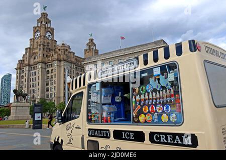 Une fourgonnette de glace, à The Pierhead, Liverpool City ICES , Merseyside, Angleterre, Royaume-Uni, L3 1HU Banque D'Images