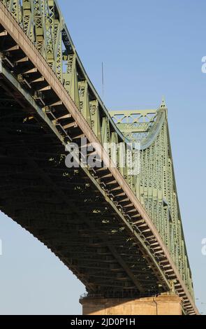 Pont Jacques-Cartier au lever du soleil au printemps, Montréal, Québec, Canada. Banque D'Images