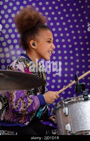 Platinum Jubilee Pageant, Londres, Royaume-Uni. 5th juin 2022. Nindi Bushell, 12 ans, se produit au Platinum Jubilee Pageant. Banque D'Images