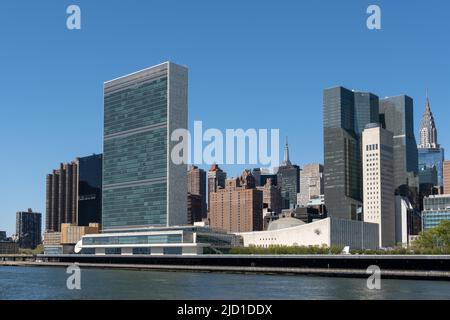 Siège de l'ONU, vu de l'East River, Manhattan, New York, New York, États-Unis Banque D'Images