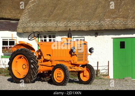 1950 tracteur Renault R7012 Banque D'Images