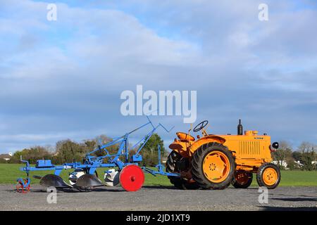 1950 tracteur Renault R7012 Banque D'Images