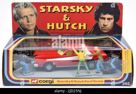 1970s Corgi Toys Starsky & Hutch Ford Torino et figurines en plastique Banque D'Images