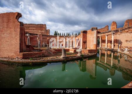 Tivoli, Italie à avec les ruines archéologiques de Villa Adriana. Banque D'Images