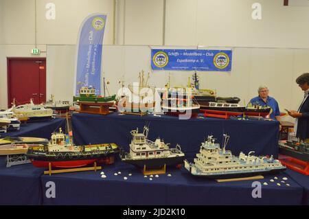 Les clubs de construction de maquettes exposent leurs navires modèles. Salon de construction de maquettes à Bad Salzufflen 2022 Banque D'Images