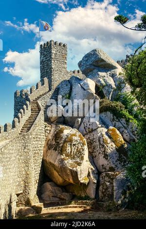 Lisbonne château de défense au Portugal avec mur le long de la montagne. Banque D'Images