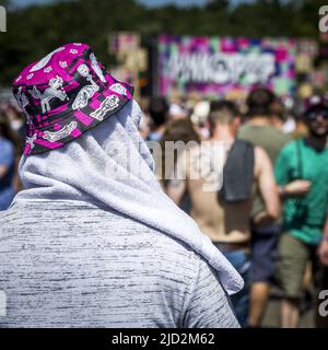 Landgraaf, Belgique. 17th juin 2022. 2022-06-17 14:23:27 LANDGRAAF - Festival-goers pendant le premier jour du festival de musique Pinkpop. ANP MARCEL VAN HOORN pays-bas - belgique sortie crédit: ANP/Alay Live News Banque D'Images