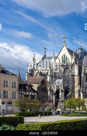 TROYES, FRANCE - 10th AVRIL 2022 : Basilique Saint-urbain à Troyes, région Champagne, France, dans un après-midi ensoleillé de printemps Banque D'Images