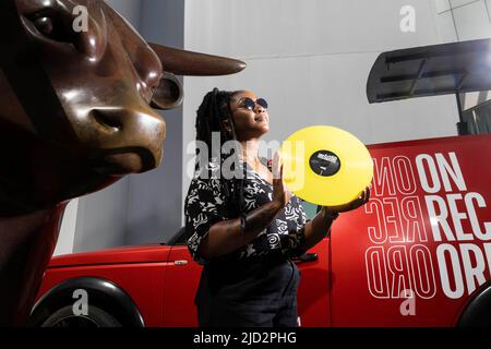 UTILISATION ÉDITORIALE SEULEMENT Artist sanity au Bullring à Birmingham, pour marquer la sortie de 'On Record', un album concept spécialement produit et commandé par Birmingham Music Archive pour le Birmingham 2022 Festival. Date de la photo: Vendredi 17 juin 2022. Banque D'Images