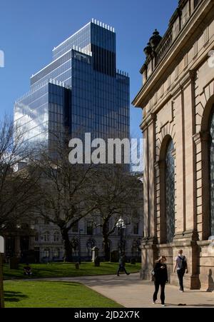 Vue d'ensemble de la place de la cathédrale. 103 Colmore Row, Birmingham, Royaume-Uni. Architecte: Doone Silver Kerr, 2022. Banque D'Images