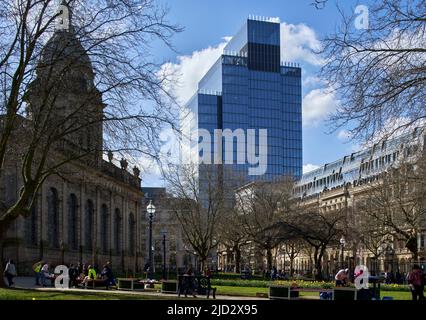 Vue d'ensemble de la place de la cathédrale. 103 Colmore Row, Birmingham, Royaume-Uni. Architecte: Doone Silver Kerr, 2022. Banque D'Images