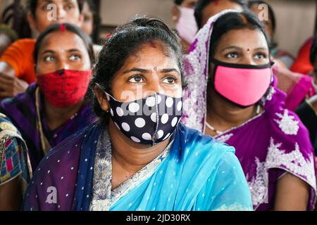 Femmes de classe de couture à Asha Deep Trust Self Help Centre à Kolkata, Bengale occidental, Inde, Banque D'Images