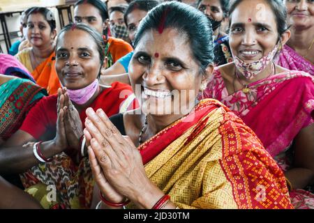 Femmes de classe de couture à Asha Deep Trust Self Help Centre à Kolkata, Bengale occidental, Inde, Banque D'Images