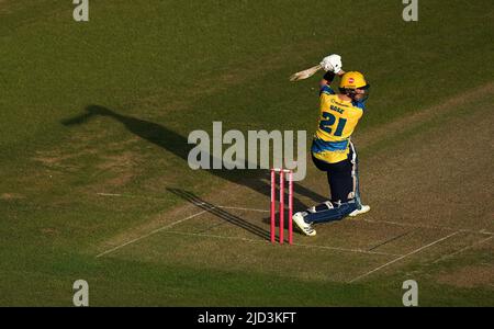 Birmingham porte des chauves-souris Adam pendant le match Vitality Blast T20, North Group à Trent Bridge, Nottingham. Date de la photo: Vendredi 17 juin 2022. Banque D'Images