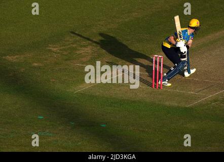 Birmingham porte des chauves-souris Adam pendant le match Vitality Blast T20, North Group à Trent Bridge, Nottingham. Date de la photo: Vendredi 17 juin 2022. Banque D'Images