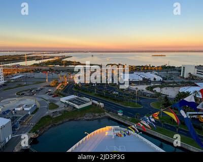 Port Canaveral, FL États-Unis - 15 janvier 2022: Une vue sur la navigation et la croisière Port Canaveral près d'Orlando, Floride. Banque D'Images