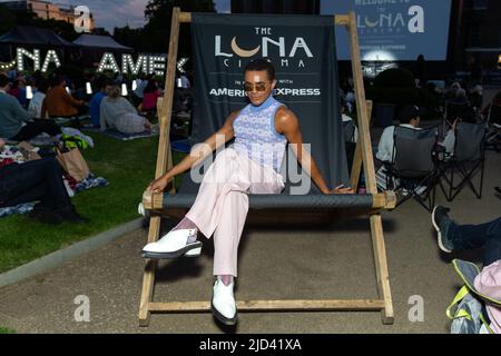 Gala d’été du Luna Cinema projection de « Top Gun » au Palais de Kensington - arrivées avec : Layton Williams où : Londres, Royaume-Uni quand : 11 août 2021 crédit : Mario Mitsis/WENN Banque D'Images