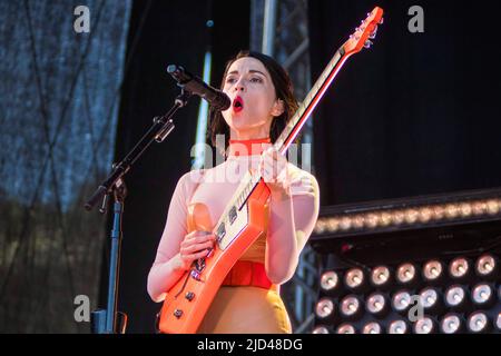 Göteborg, Suède. 09th août 2018. Saint Vincent (Annie Clark) joue en direct sur scène au festival Way Out West à Slottsskogen, Göteborg. Crédit : SOPA Images Limited/Alamy Live News Banque D'Images