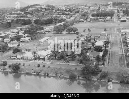 Vue aérienne de Murwilumbah en 1957, montrant le club de boules Banque D'Images