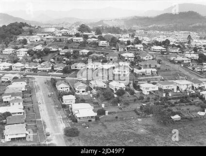 Vue aérienne de Murwilumbah en 1957, montrant la colline de Hartigans Banque D'Images