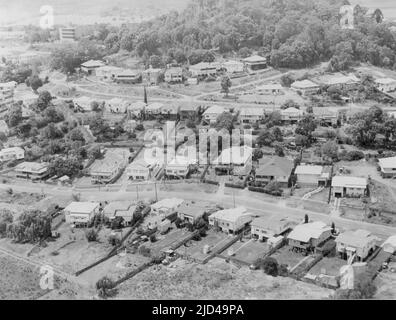 Vue aérienne de Murwilumbah en 1957, montrant la colline de l'hôpital Banque D'Images