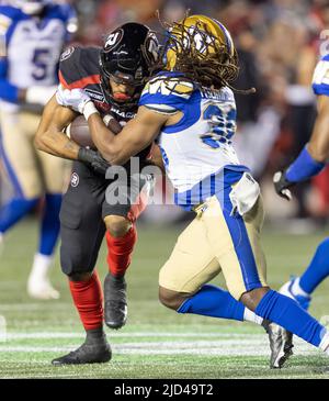 Ottawa, Canada. 17 juin 2022 Nate Behar (80 -- Renoirs d'Ottawa) dans un match de saison régulière de la Ligue canadienne de football (LCF) entre les Blue Bombers de Winnipeg et les Renoirs d'Ottawa. Crédit : Sean Burges/Alay Live News Banque D'Images