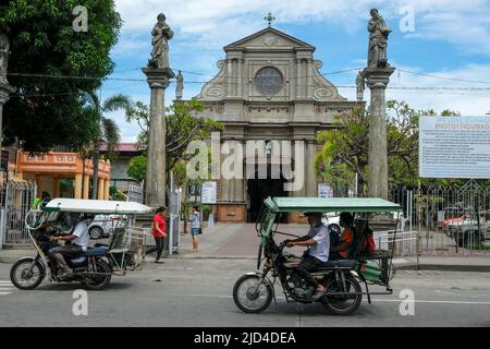 Dumaguete, Philippines - juin 2022 : vues de l'église de Santa Catalina de Alejandria à Dumaguete sur 17 juin 2022 à Negros Oriental, Philippines. Banque D'Images
