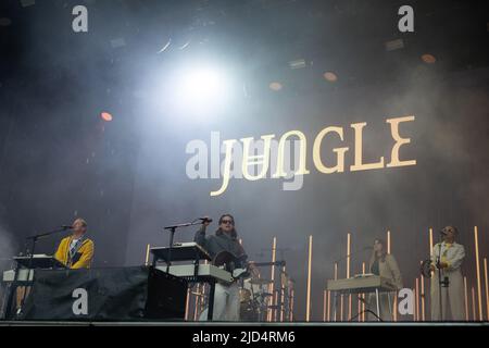 Oslo, Norvège. 17th juin 2022. Le groupe de musique britannique Jungle interprète un concert en direct pendant le festival de musique norvégien Piknik i Parken 2022 à Oslo. (Crédit photo : Gonzales photo/Alamy Live News Banque D'Images