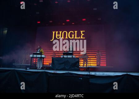 Oslo, Norvège. 17th juin 2022. Le groupe de musique britannique Jungle interprète un concert en direct pendant le festival de musique norvégien Piknik i Parken 2022 à Oslo. (Crédit photo : Gonzales photo/Alamy Live News Banque D'Images