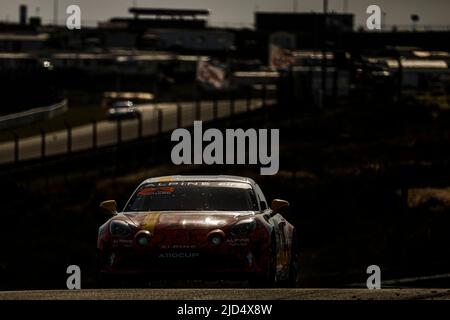 Zandvoort, pays-Bas. 17th juin 2022. 23 RICHARD Laurent (bel), Herrero Racing, Alpine A110 CUP, action pendant la ronde 3rd de la coupe Alpine Europa Cup 2022, de 17 juin à 19 sur le circuit Zandvoort à Zandvoort, pays-Bas - photo Julien Delfosse / DPPI crédit: DPPI Media/Alamy Live News Banque D'Images