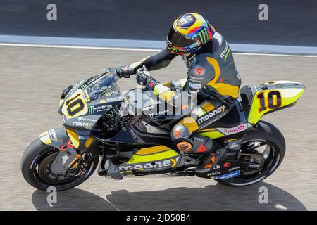 Hohenstein Ernstthal, Allemagne. 18 juin 2022. MotoGP Liqui Moly Motorrad Grand Prix Deutschland au circuit Sachsenring, Hohenstein-Ernstthal, Allemagne. Photo: #10 Luca Marini (ITA) de Mooney VR46 Racing Team au cours de la troisième séance d'entraînement crédit: Piotr Zajac/Alay Live News Banque D'Images