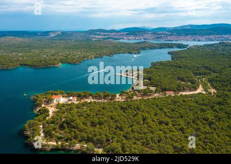 Vue aérienne d'un estuaire de la rivière Krka appelé le chenal St. Anthony Banque D'Images