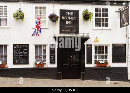 Magasins de détail de Mentheage Street, Helston, Cornwall, Angleterre Banque D'Images