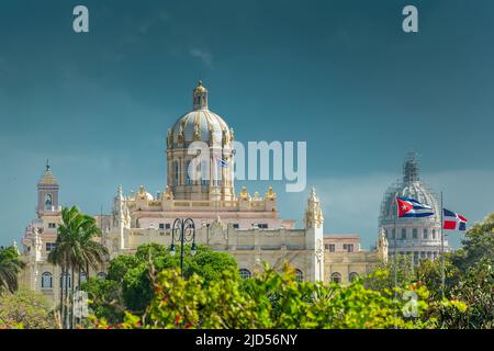 Belle vue sur le Musée de la Révolution et le Capitolio à la Havane, Cuba Banque D'Images