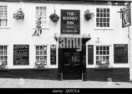 Magasins de détail de Mentheage Street, Helston, Cornwall, Angleterre Banque D'Images