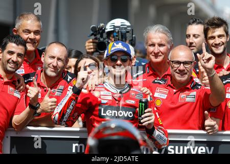 Hohenstein Ernstthal, Allemagne. 18 juin 2022. MotoGP Liqui Moly Motorrad Grand Prix Deutschland au circuit Sachsenring, Hohenstein-Ernstthal, Allemagne. Photo : Francesco Bagnaia (ITA) de l'équipe Ducati Lenovo première dans la qualification Banque D'Images